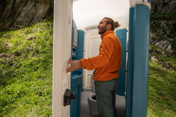 Best Porta potty rental near me  in Clinton, IL
