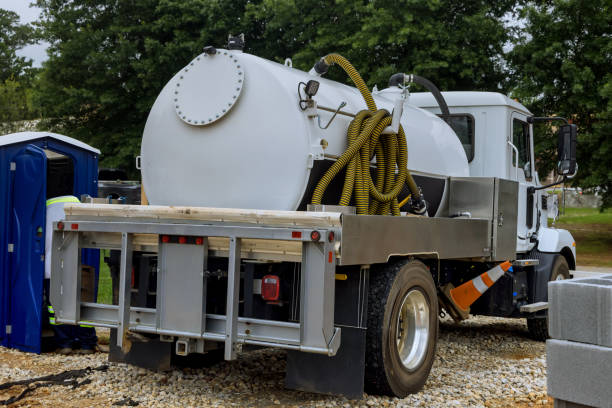 Porta potty delivery and setup in Clinton, IL